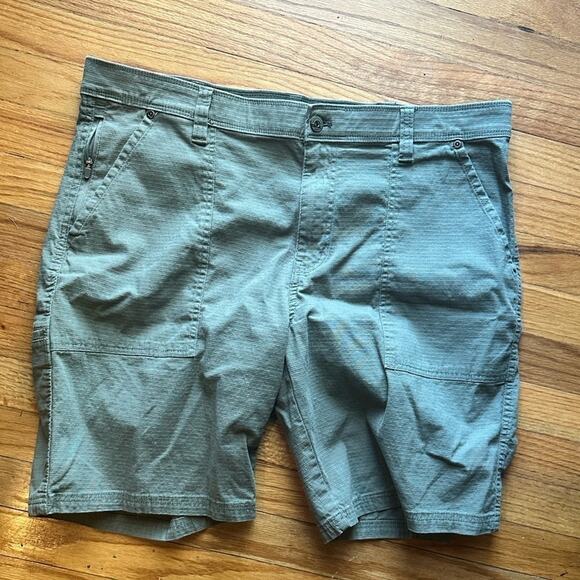 Weatherproof Green Casual Shorts Sz 38 - Picture 1 of 9